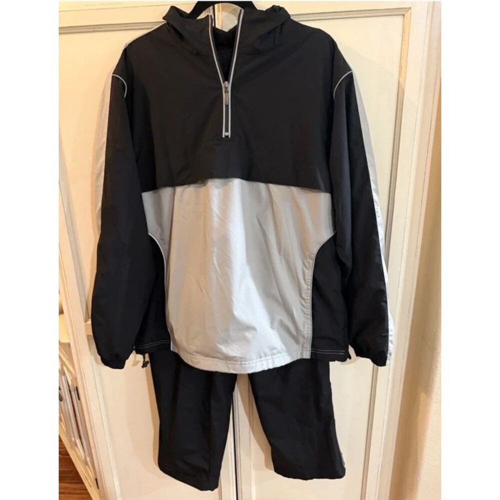 D.A.C. Black and White 2 piece Athletic wear